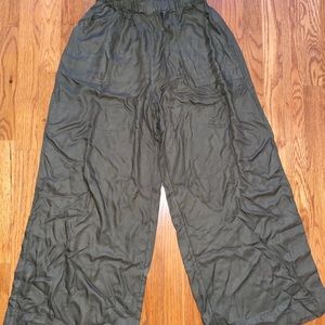 American eagle green flowy pants